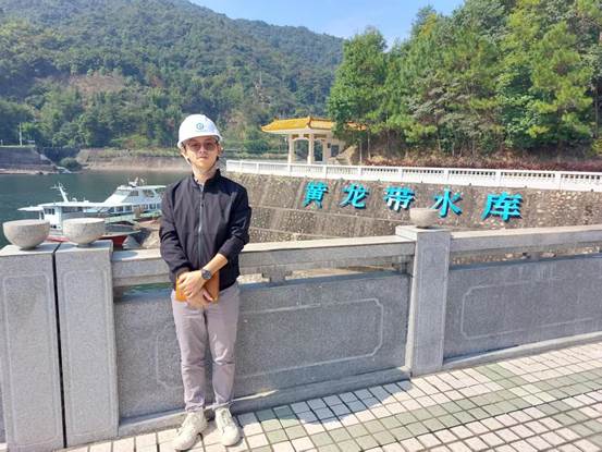 3fe2768966b83d2d8cae3c18d365f12